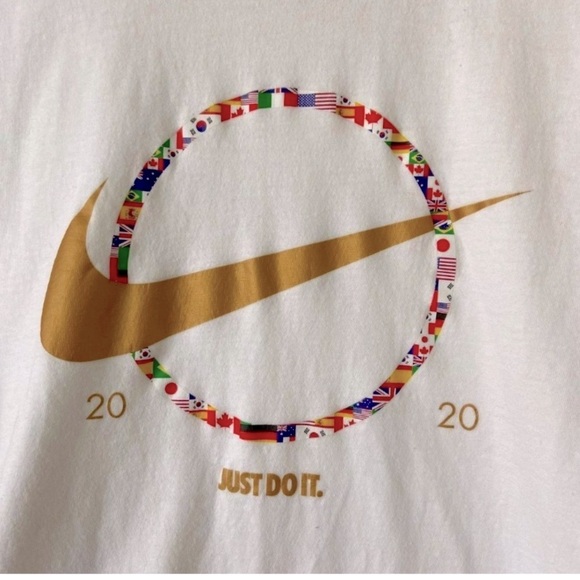 Nike Gold Swoosh 2020 Olympic World Cup Tee Shirt Size L - Picture 4 of 4